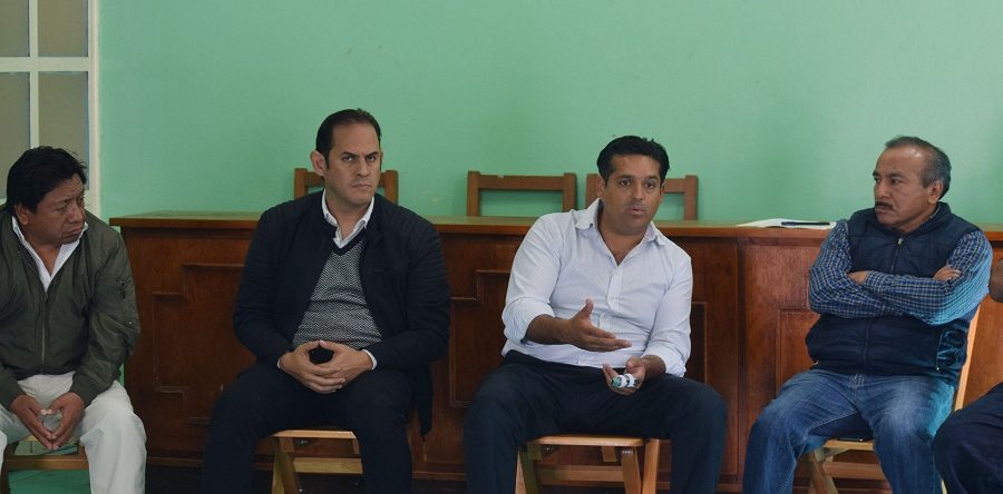 Secretario de Finanzas busca soluciones a necesidades de pueblos de la Sierra Norte