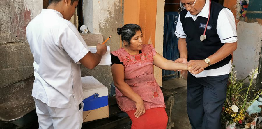 Educar a la población en el cuidado de su salud,  misión de la enfermería