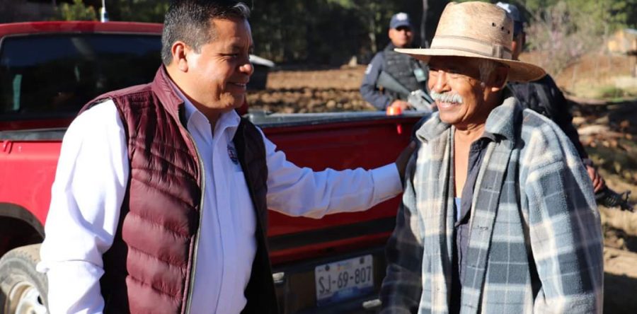 Edil de Tlaxiaco y su cabildo inauguraron obras en beneficio de capilla El Carrizal y Barrio San Pedro