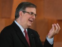 Armas y dinero asegurado al narco, temas de Ebrad con procurador de EU