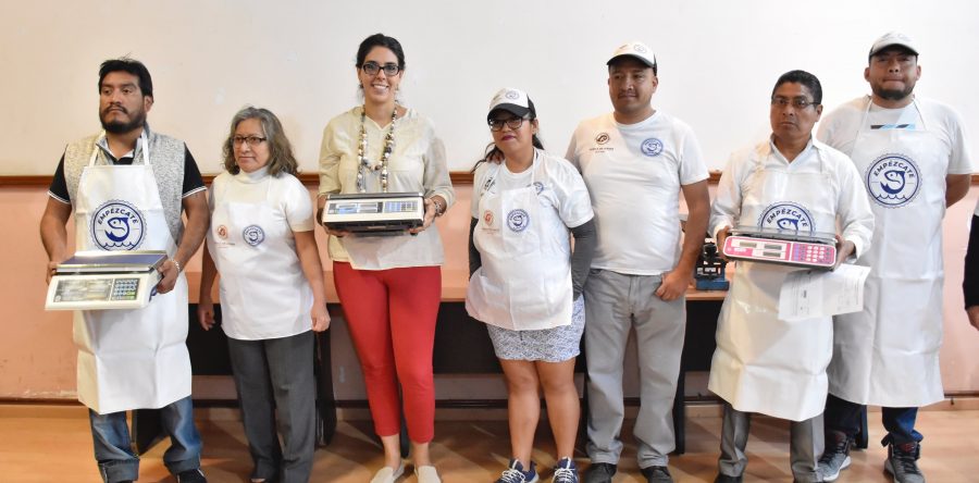 Calibran Ayuntamiento de Oaxaca de Juárez y Profeco básculas del programa “Empézcate 2020”