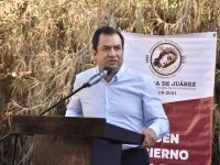 Extiende edil Oswaldo García, cobertura de red de agua potable en la Agencia de Donají