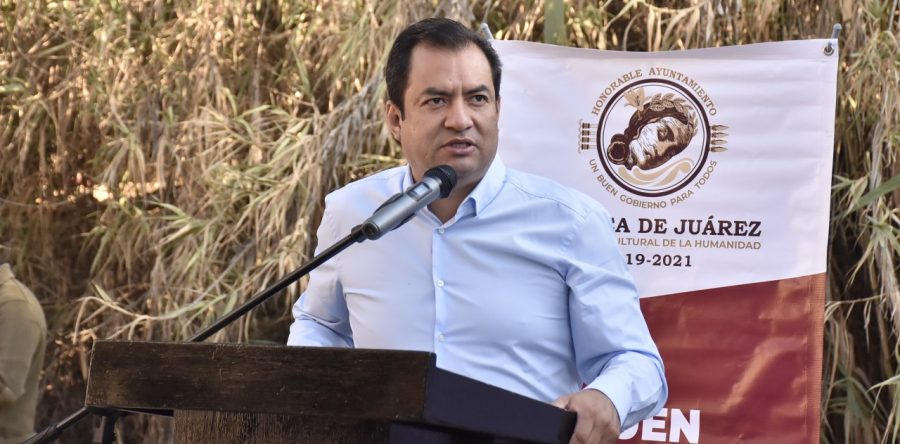 Extiende edil Oswaldo García, cobertura de red de agua potable en la Agencia de Donají