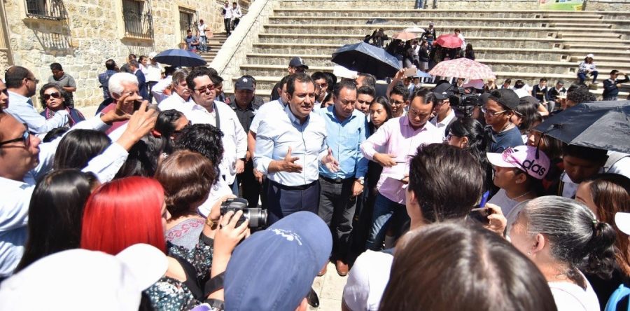 Lambiscones, divorcian del pueblo a Murat y a Oswaldo: Alfredo Martínez de Aguilar