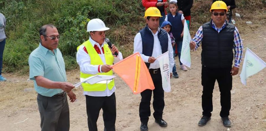 Edil de Tlaxiaco y su cabildo inauguran ampliación de drenaje en Barrio San Nicolás