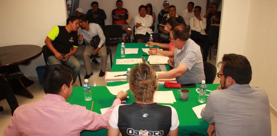 Estrechan lazos Incude Oaxaca y Federación de frontón en beneficio de la disciplina