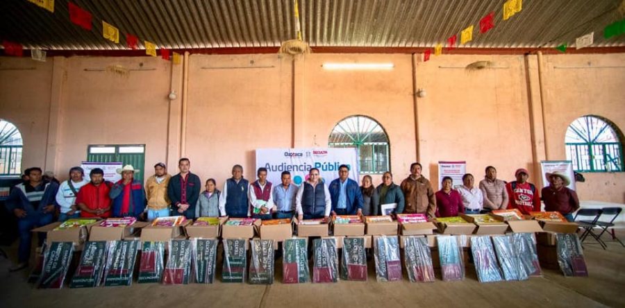 Reúne Adriana Aguilar a 40 autoridades municipales en Audiencia Pública