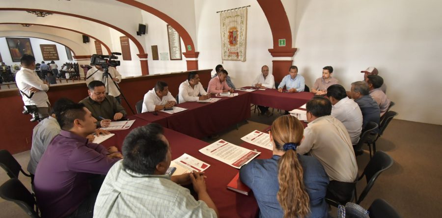 Forja Oswaldo García Jarquín frente común con agentes municipales contra el COVID-19