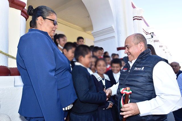 Entrega IEEPO mobiliario y equipo a 47 escuelas de Nochixtlán y Juxtlahuaca en beneficio de 7 mil 173 estudiantes