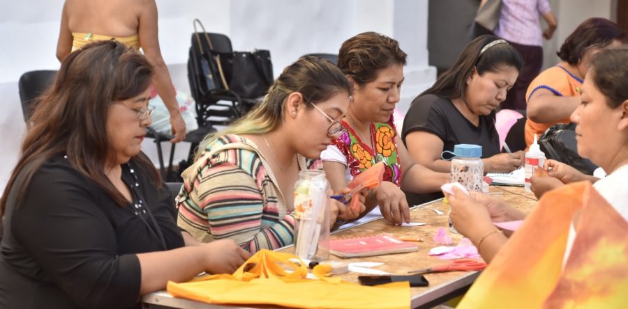 Impulsa Ayuntamiento de Oaxaca de Juárez capacitación para el bienestar familiar