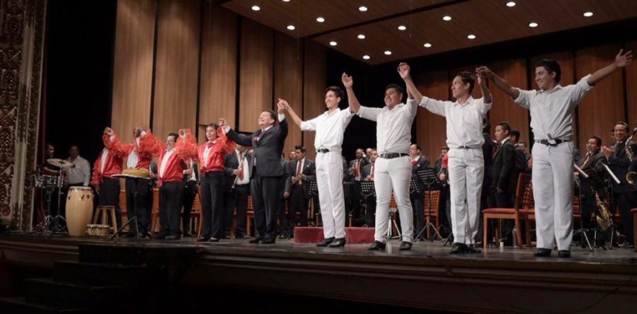 Alejandro Murat da la bienvenida al nuevo director de la Banda de Música del Estado