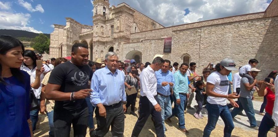 AMLO y AMH refrendan compromiso por la salud