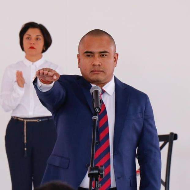 Mantiene Dante Montaño Montero a 13 familiares en la nómina