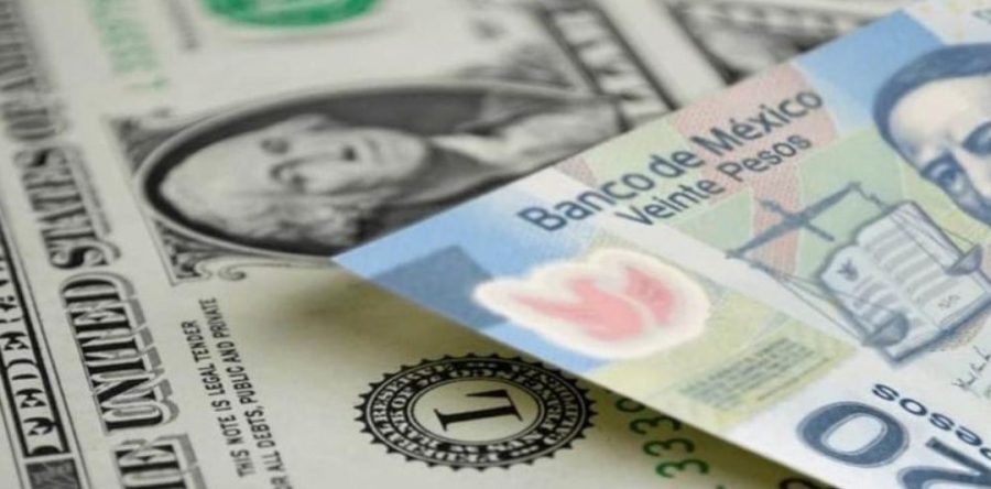 Peso se aprecia por tercer día: dólar se debilita y baja de los 24 pesos