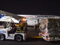 Llegan casi dos millones de cubrebocas desde China