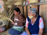 Cubrebocas de palma Iniciativa de artesanas de San Miguel Huautla,Nochixtlán.