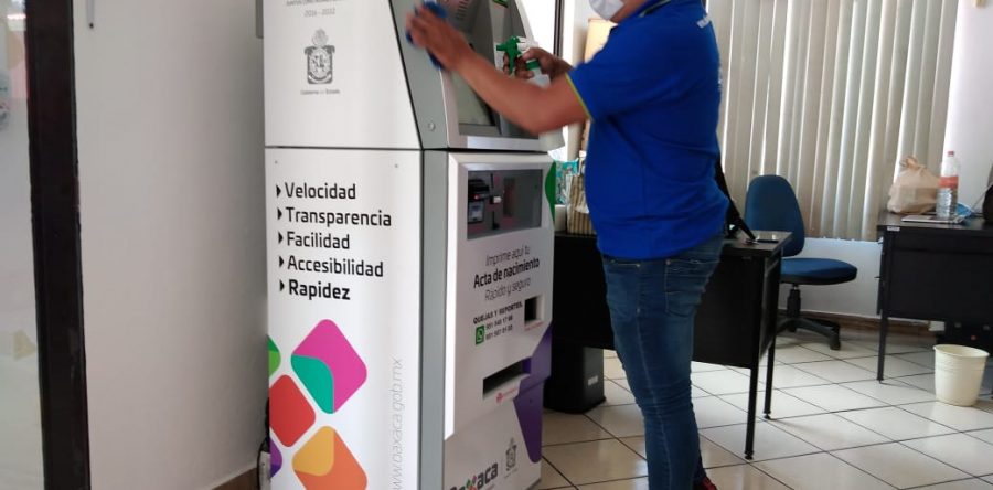 Sanitiza Registro Civil de Oaxaca Módulos de Servicios Digitales contra COVID-19