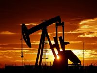 Colapsa el petróleo WTI… barril por debajo de 2 dólares