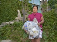 Donan trabajadores del Ayuntamiento de Oaxaca ayuda alimentaria a familias necesitadas
