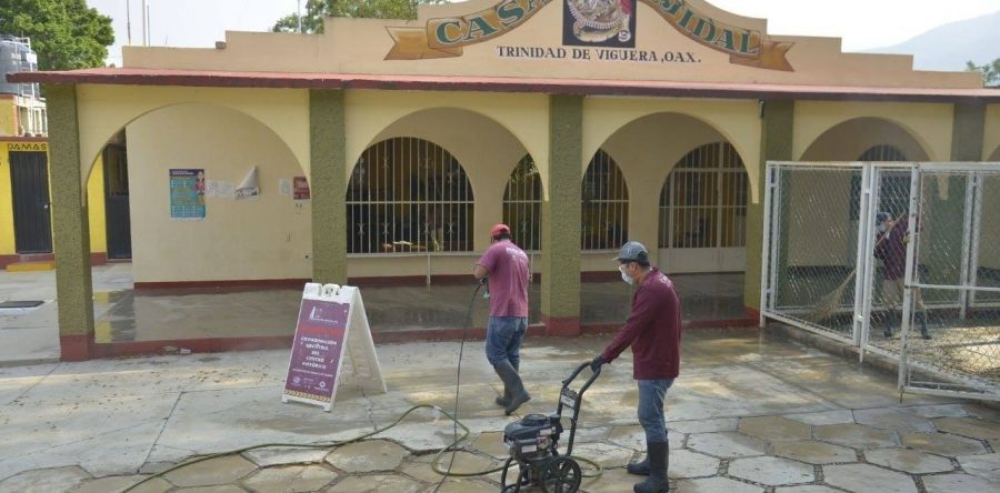 Despliega Ayuntamiento de Oaxaca labores de desinfección en Trinidad de Viguera
