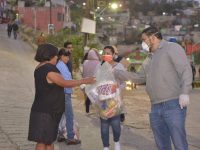 Reciben familias de San Martín Mexicapam apoyos alimenticios del Ayuntamiento por COVID-19
