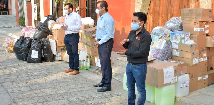 Dona edil Oswaldo García a SSO medicamentos e insumos hospitalarios contra el COVID-19