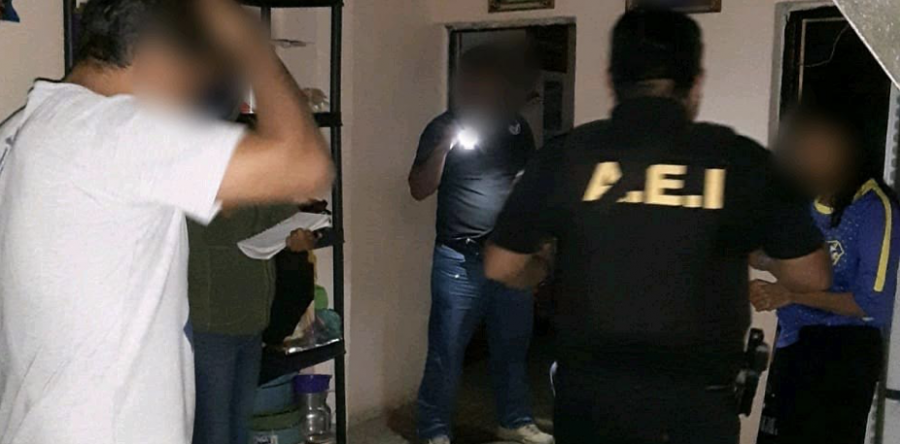Fiscalía General aprehende a tres probables homicidas, mediante cateo efectuado en la región de Valles Centrales