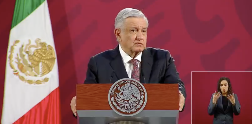 Pago de Walmart al SAT serviría para becar a 30,000 estudiantes en el extranjero: AMLO