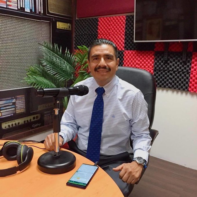 Conversaciones con garganta abismal:  Raúl Castellanos Hernández