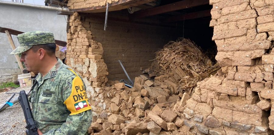 Brinda Gobierno de Oaxaca apoyos de alimentación y abrigo a personas afectadas por el sismo, en los Ozolotepec