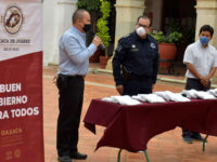 Recibe Ayuntamiento capitalino donación de cubrebocas del Club Rotario Oaxaca