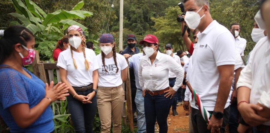 Continúa Alejandro Murat recorrido en comunidades afectadas por sismo