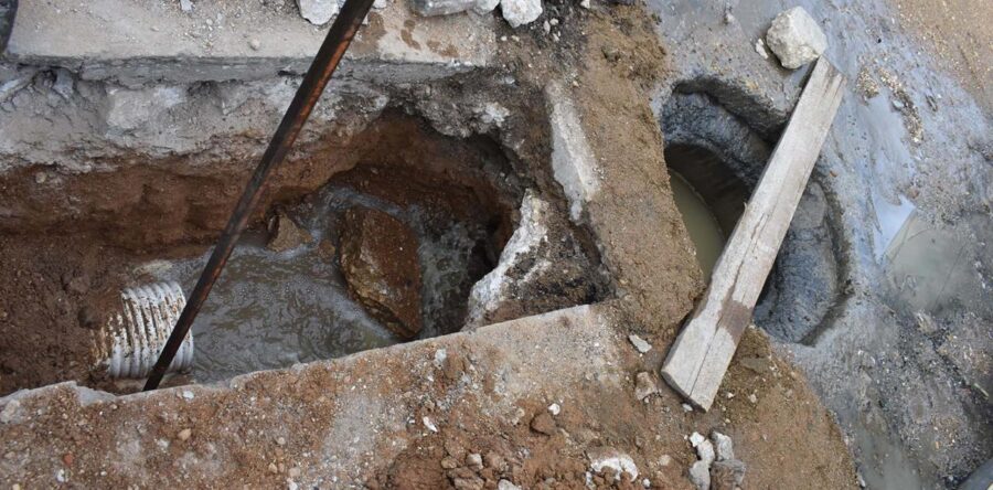 Concluye SAPAO trabajos de reparación de fuga de drenaje en Unidad del ISSSTE