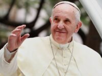 ‘Vacuna debe ser universal y para todos’, exige el Papa