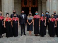 Entrega Ayuntamiento de Oaxaca vestuario al Coro de la Ciudad