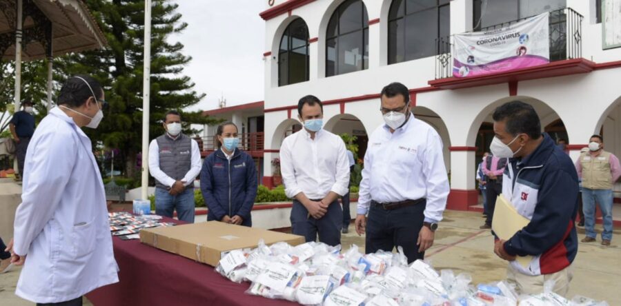 Entregan los SSO en Huayapam, kits de medicamentos básicos casa por casa y aplican pruebas rápidas de COVID-19