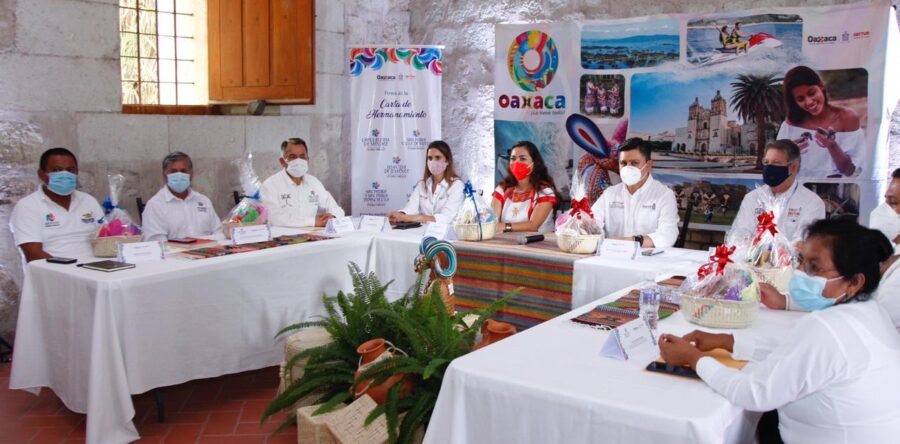 Firman Sectur Oaxaca y Pueblos Mágicos carta de hermanamiento