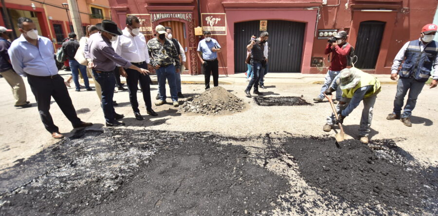 Supervisa edil Oswaldo García inicio de segunda etapa de bacheo; cubrirá 61 tramos viales