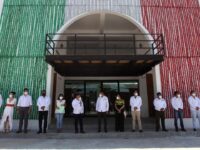 Entrega Alejandro Murat reconstrucción del Palacio Municipal al pueblo de Asunción Ixtaltepec
