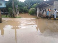 Por inundaciones, activa CEPCO protocolos de apoyo a la población en Valle Nacional