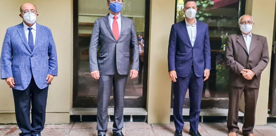 Acuerdan SEP y el IEEPO impulsar atención al magisterio a favor de escolares oaxaqueños