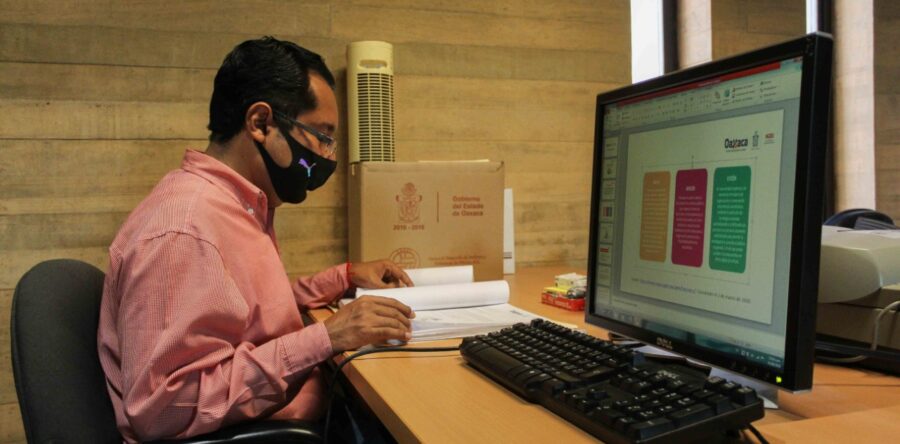 Julio León: 20 años capacitando a capital humano en materia archivística