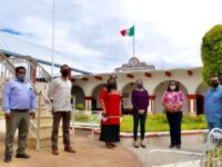 Entrega Seculta libros y revistas a la biblioteca pública de San Francisco Telixtlahuaca