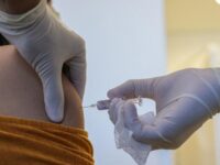 Vacunaciones masivas serán hasta mediados de 2021, advierte la OMS