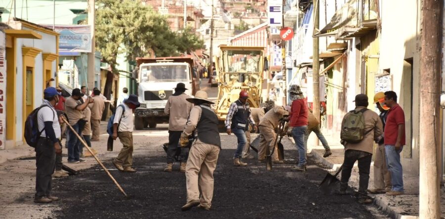 Reconstruye Ayuntamiento de Oaxaca 750 metros cuadrados de la calle Galeana