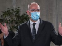 Francia volvería a confinamientos si los contagios empeoran