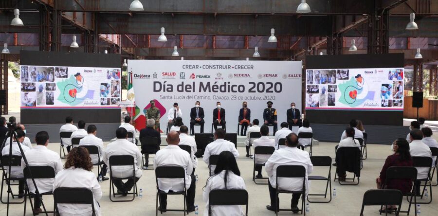 Reconoce Alejandro Murat compromiso humanista del sector salud
