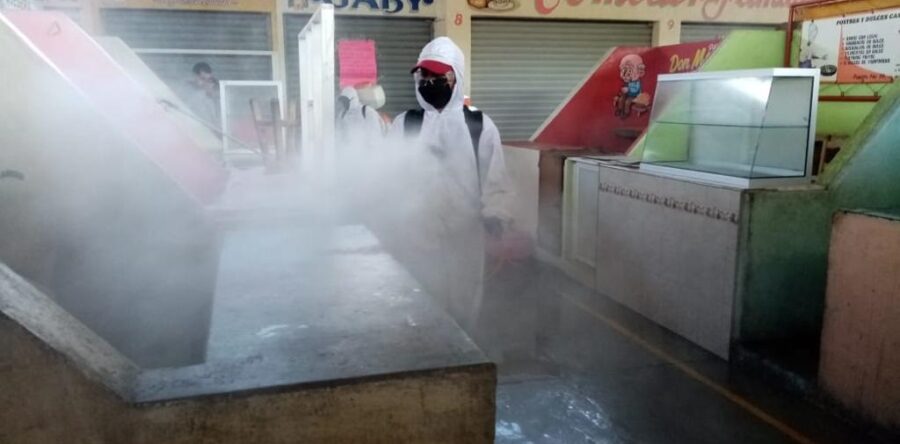 Coordina Ayuntamiento capitalino desinfección del Mercado Venustiano Carranza