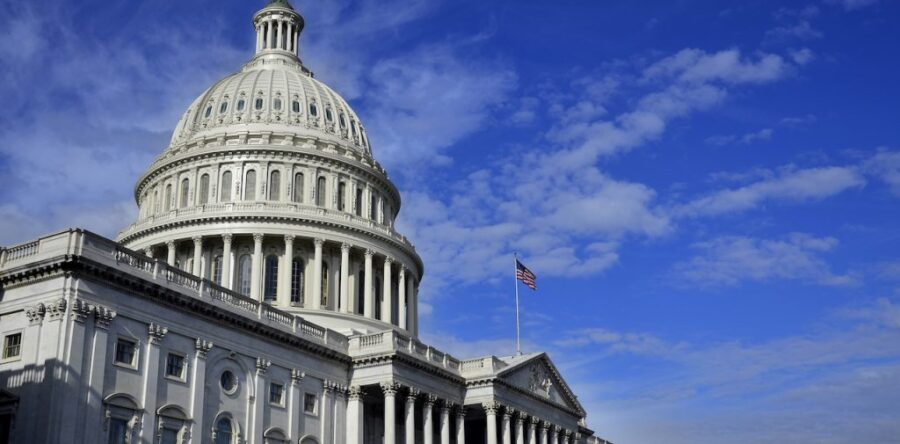 Pelea por el Congreso de EU; aventajan demócratas