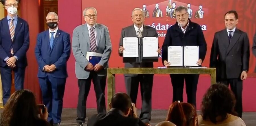AMLO firma acuerdo con la ONU para compra de medicinas en el extranjero